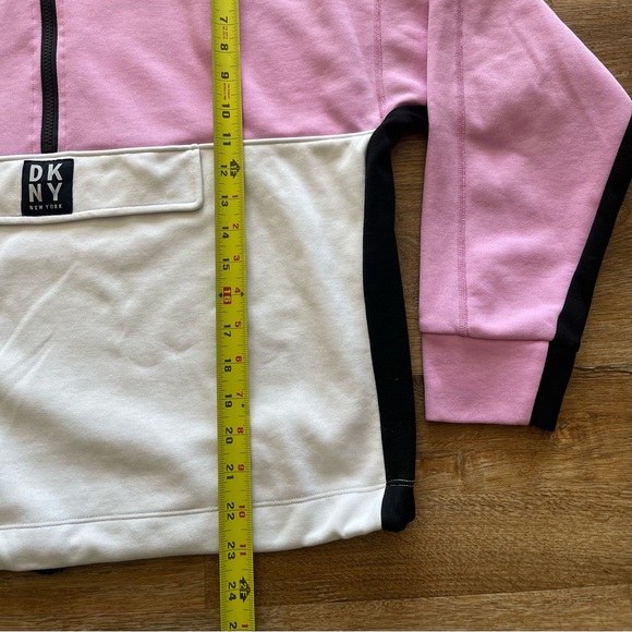 DKNY - Picture 6 of 11